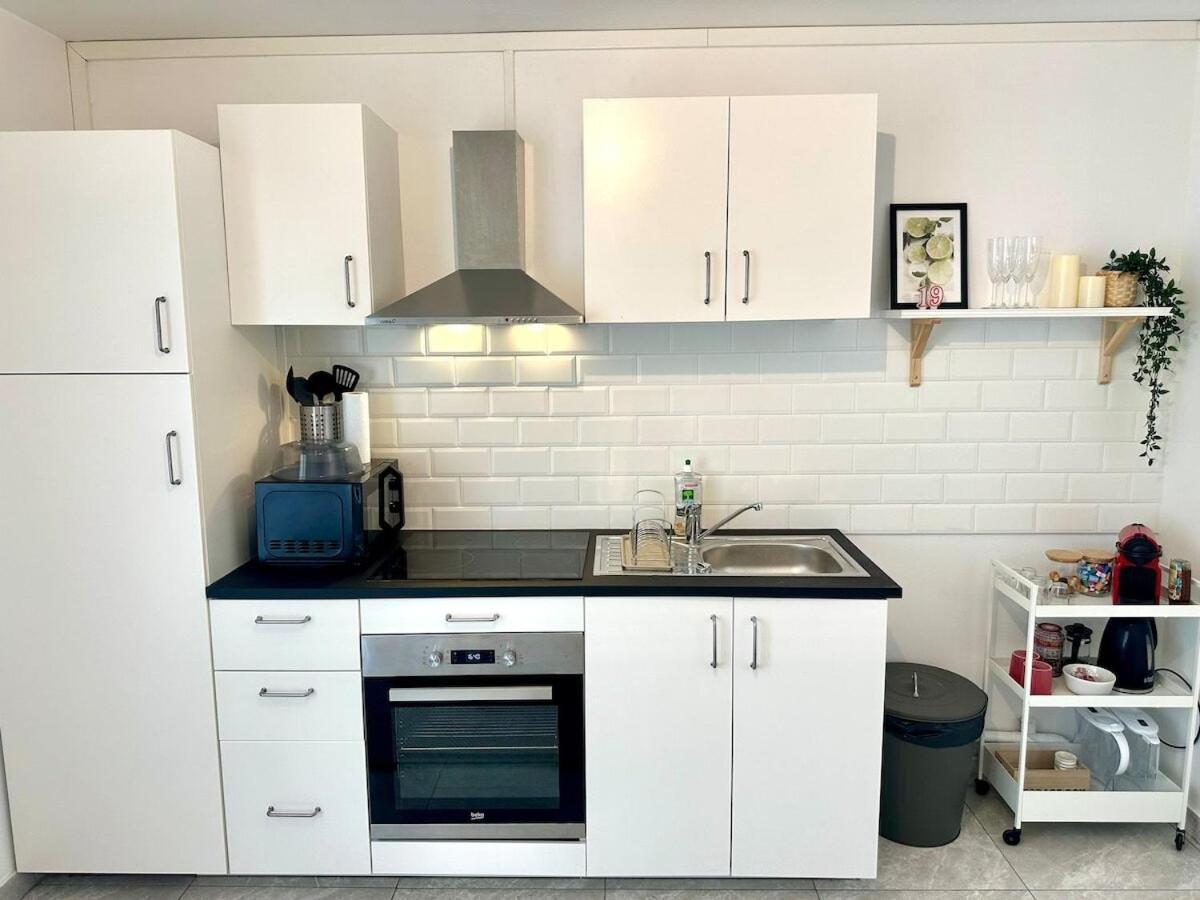 Ferienwohnung Au Coeur Du Quartier Taittinger Reims Exterior foto