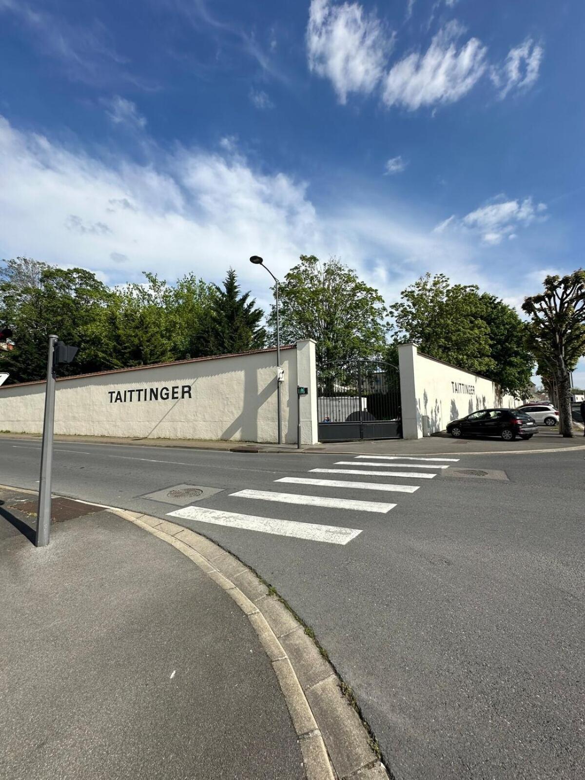 Ferienwohnung Au Coeur Du Quartier Taittinger Reims Exterior foto