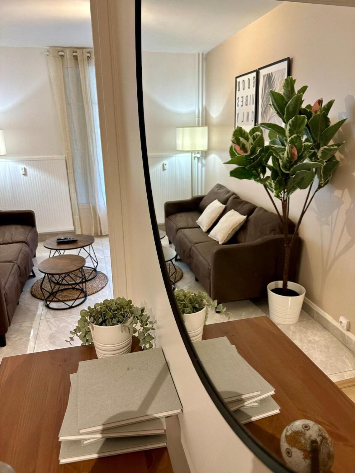 Ferienwohnung Au Coeur Du Quartier Taittinger Reims Exterior foto