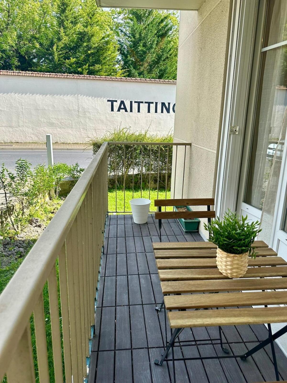 Ferienwohnung Au Coeur Du Quartier Taittinger Reims Exterior foto