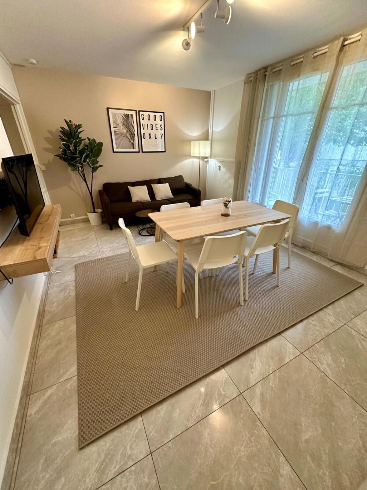 Ferienwohnung Au Coeur Du Quartier Taittinger Reims Exterior foto